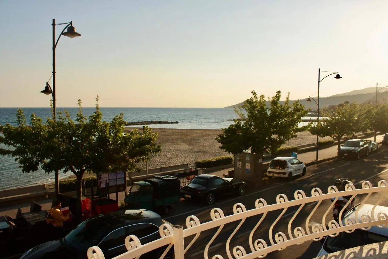 Ca' De Gino Apartment Santo Stefano al Mare 0*,
